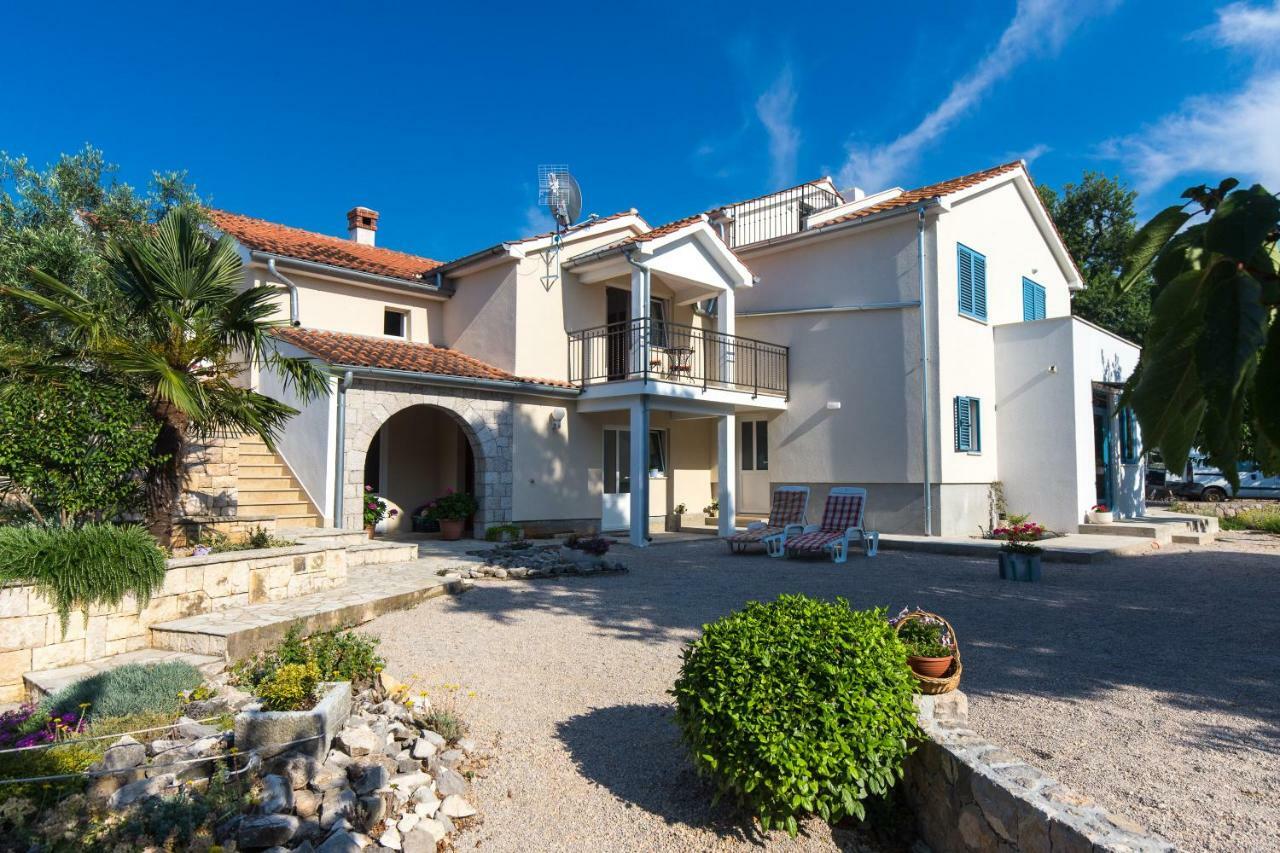 Apartman Ivona Malinska Exterior photo